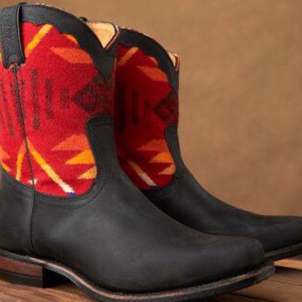 Like NEW Boulet Pendleton boot. only worn twice